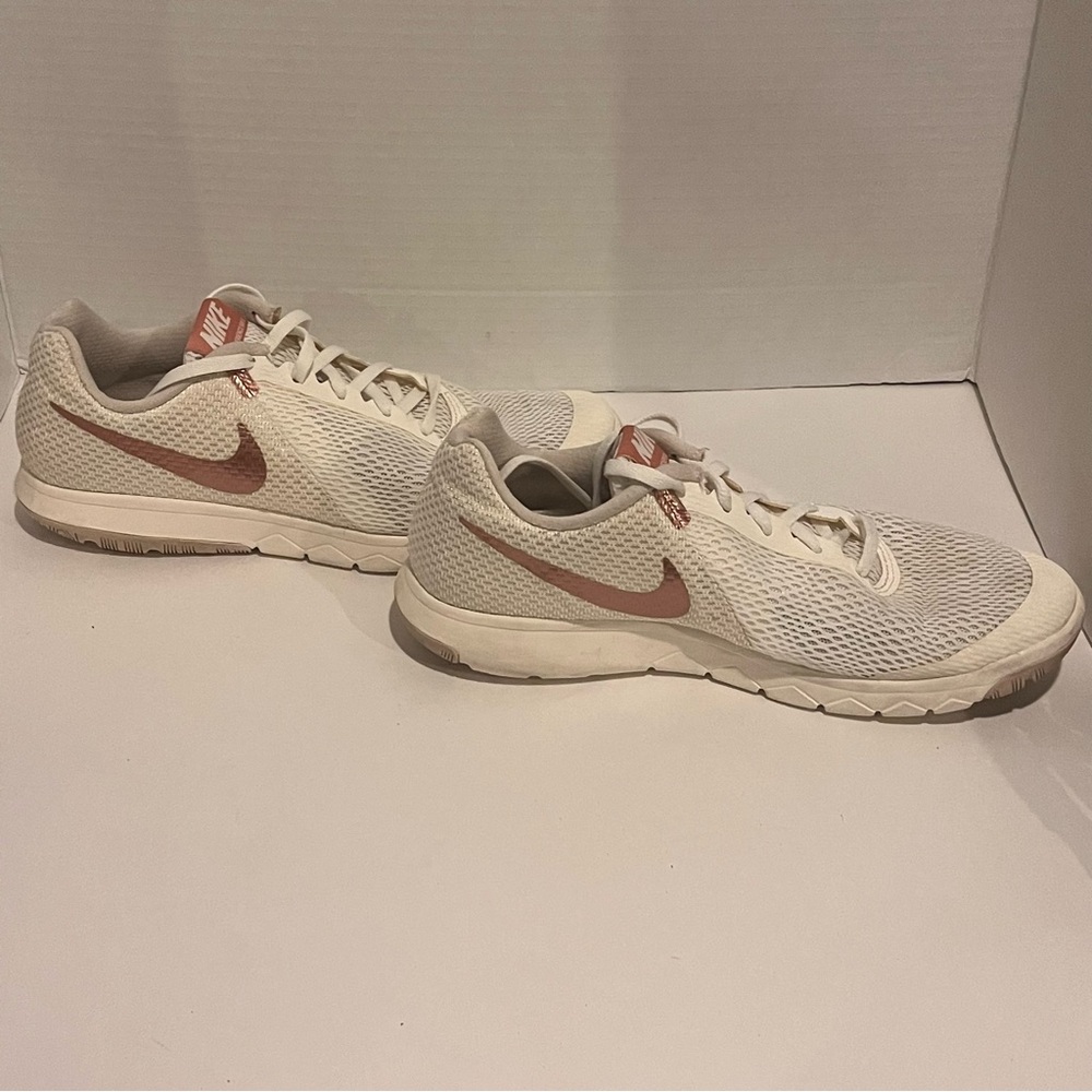 🌟🌟Nike Flex Experience Cream and metallic Rose Gold embellished Mesh Sneakers